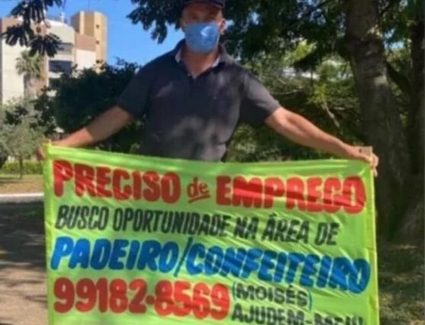 Homem pede oportunidade de emprego no DF