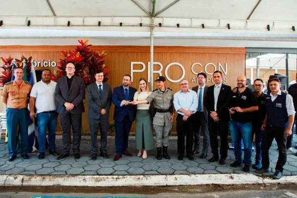 imagem colorida entrega van itinerante anapolis