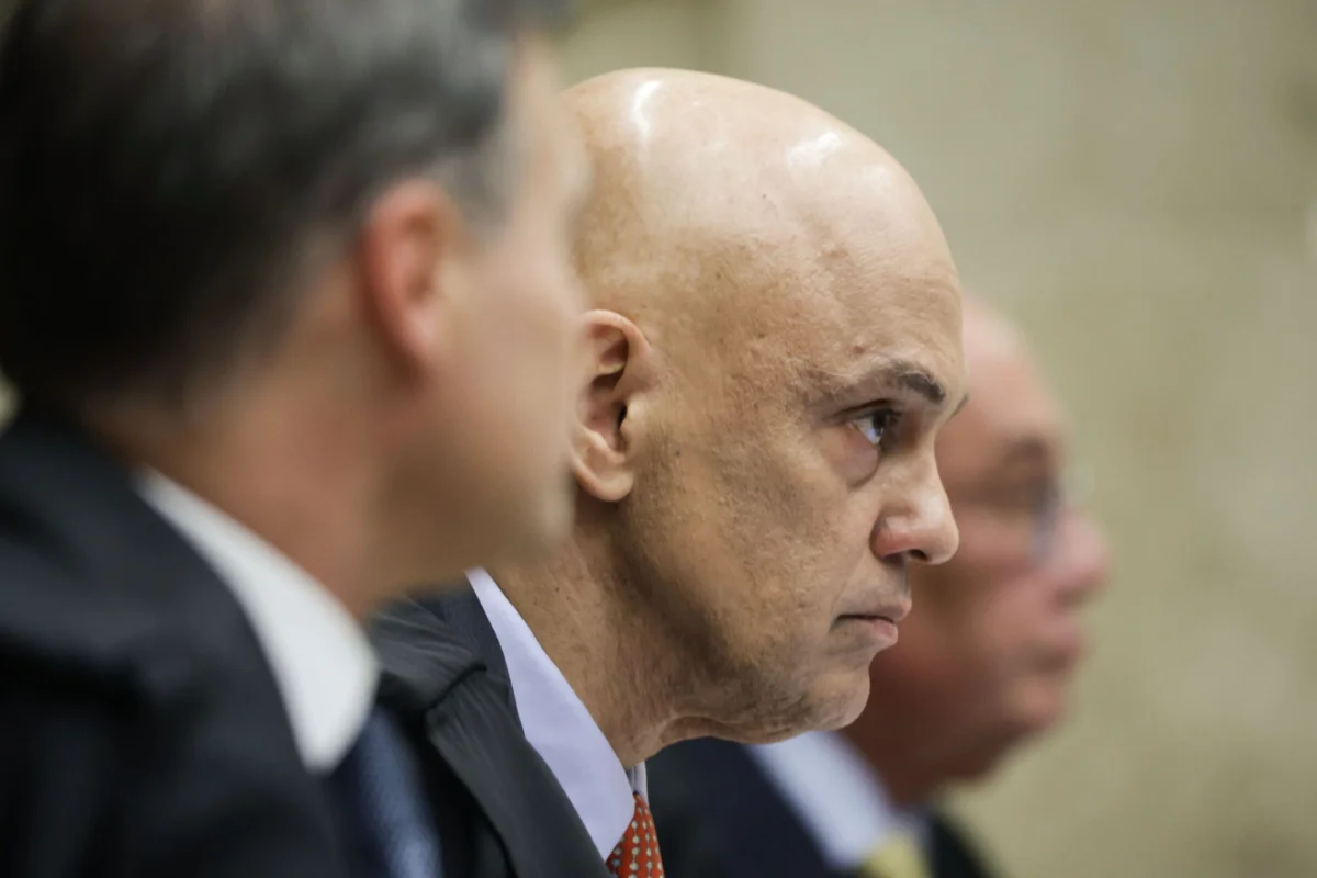 Fachin abre apuração e pede respostas de Moraes, Mendonça, Andrei e PGR - imagem 5 Fachin abre apuração e pede respostas de Moraes, Mendonça, Andrei e PGR - imagem 5