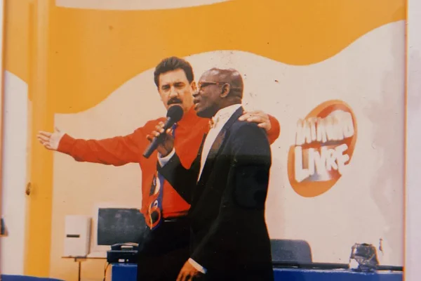 Mario Pereira, o Azulão, assistente de palco do Ratinho Livre, morre aos 95 anos