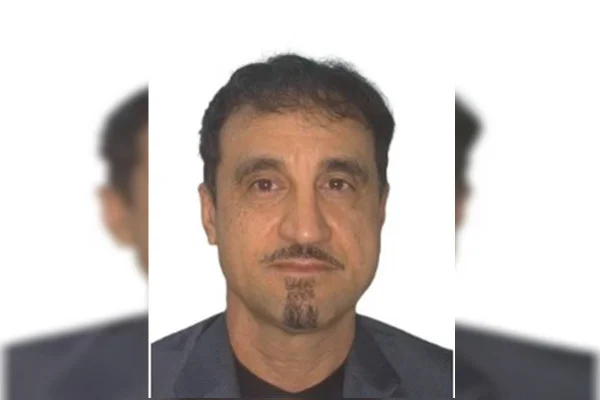 Foto de homem com barba
