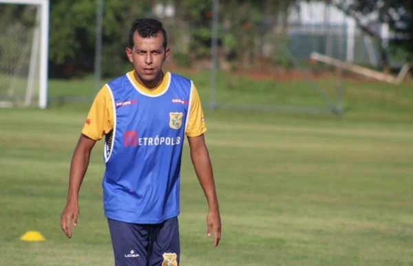 Brasiliense acerta com o meia Didira, novo reforço para a temporada