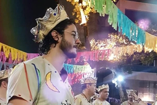 O Parlamento caiu na folia: veja fotos de deputados durante o Carnaval