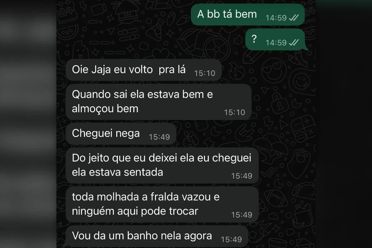 Uma das monitoras revelou que a menina estava com a fralda vazada Uma das monitoras revelou que a menina estava com a fralda vazada