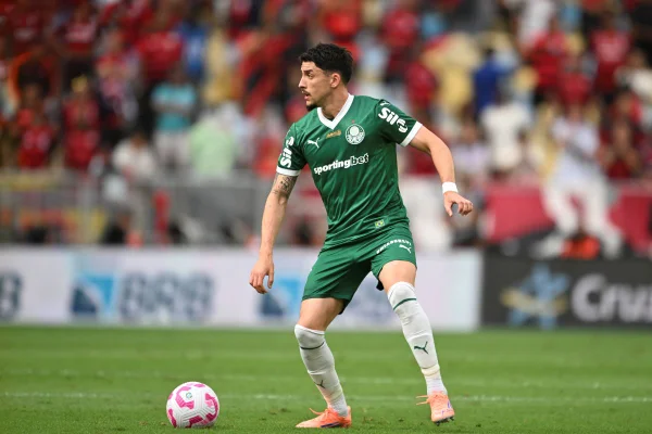 Piquerez - jogador do Palmeiras diante do Flamengo no Campeonato Brasileiro