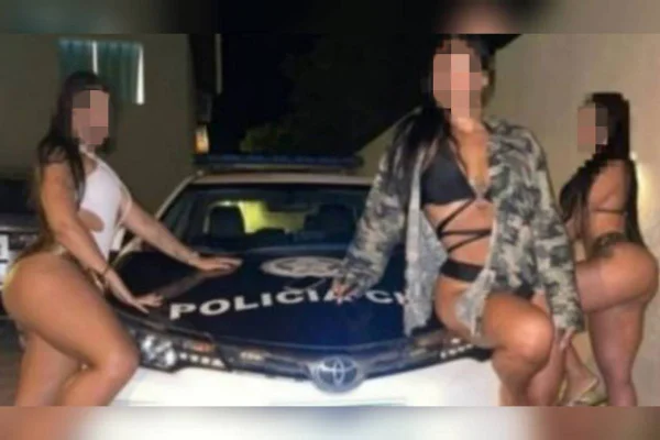 mulheres de biquini ao lado de viatura da polícia civil do rio de janeiro