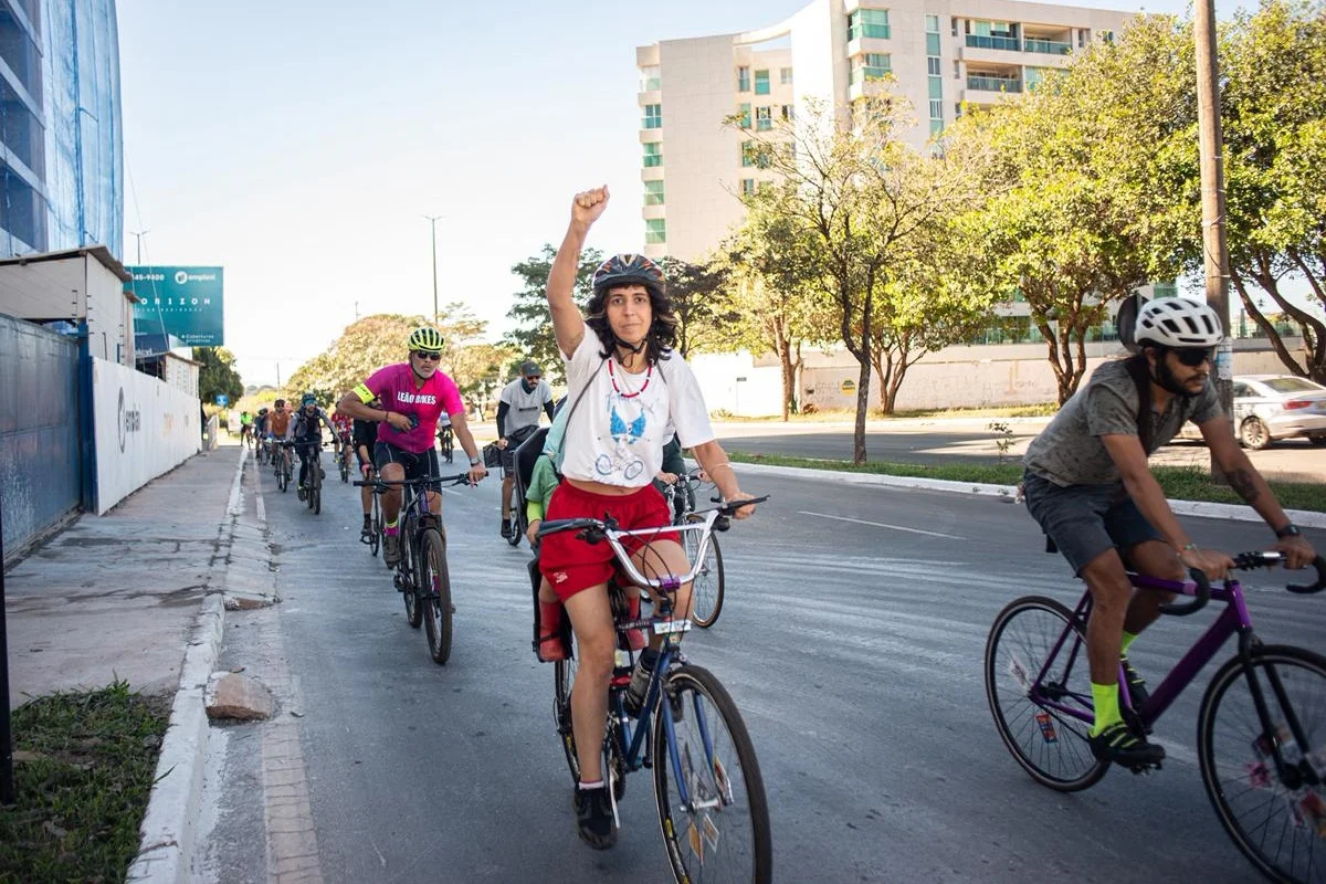 Os ciclistas cobram ações de infraestrutura, fiscalização e educação no trânsito