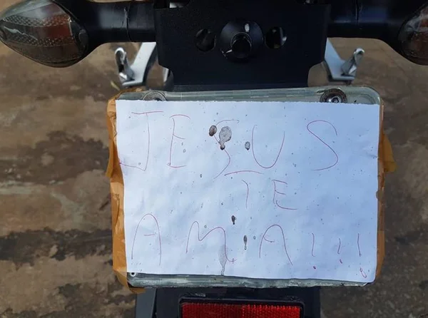 DF: traficante em moto com placa “Jesus te ama” vendia drogas e Viagra