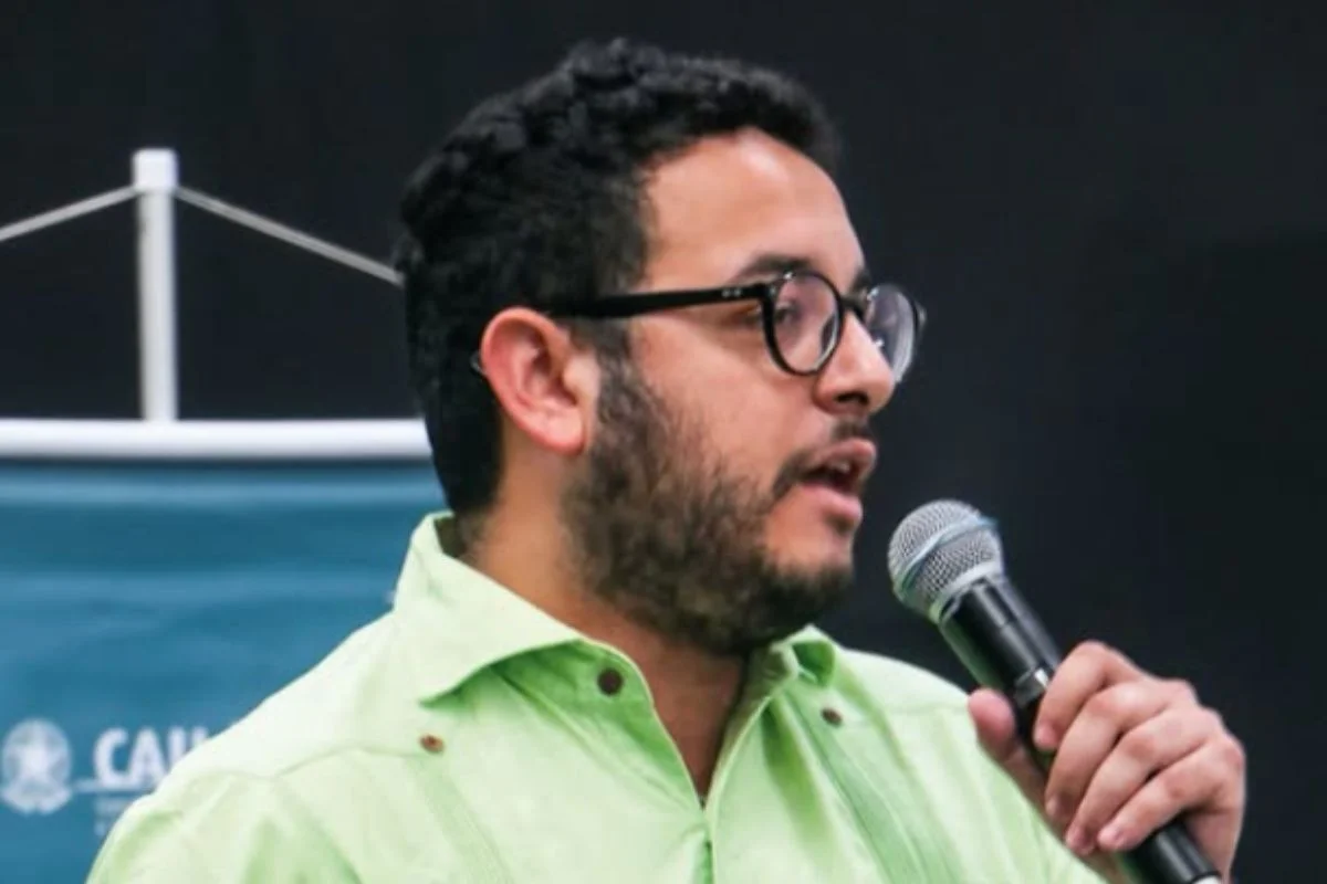 O Secretário de Habitação do Rio, Diego Zeidan, é filho do prefeito de Maricá, Washington Quaquá, e concorre à presidência do PT no Rio de Janeiro. O Secretário de Habitação do Rio, Diego Zeidan, é filho do prefeito de Maricá, Washington Quaquá, e concorre à presidência do PT no Rio de Janeiro.
