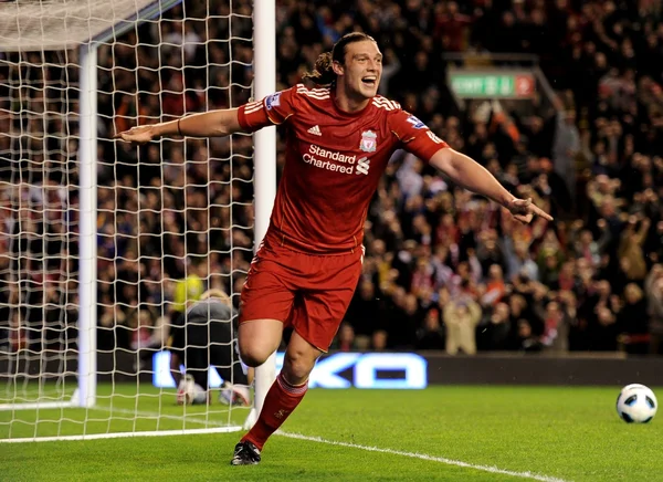 Andy Carroll comemora gol pelo Liverpool