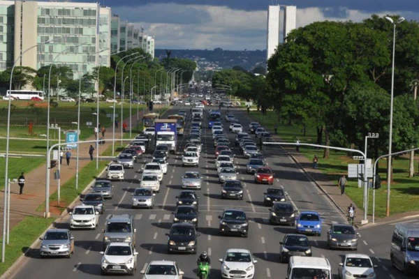 Trânsito do DF tem alterações durante eventos esportivos neste domingo