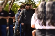 Matteos no enterro da mãe