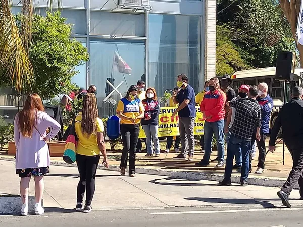 Bancários fazem ato em frente ao Ministério da Saúde