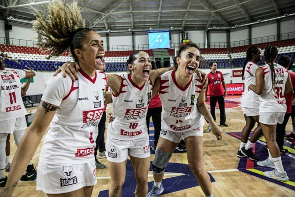 Sesi Araraquara conquista título inédito no Sul-Americano Feminino
