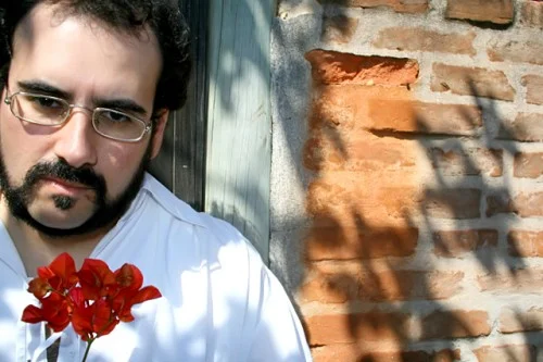 Confira a performance de sete cantores covers de Renato Russo