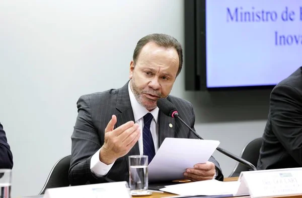 Deputado federal protocola moção contra censura de Rollemberg
