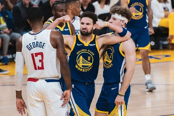 Warriors vencem Clippers e reagem na temporada da NBA; Bucks perdem