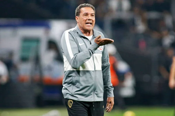 Foto colorida a Vanderlei Luxemburgo, atual técnico do Corinthians - Metrópoles