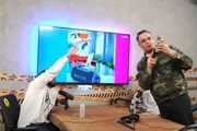 Ana Castela liga para Zé Felipe ao vivo durante entrevista