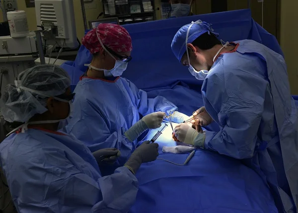 Médicos retiram por engano os dois rins de paciente