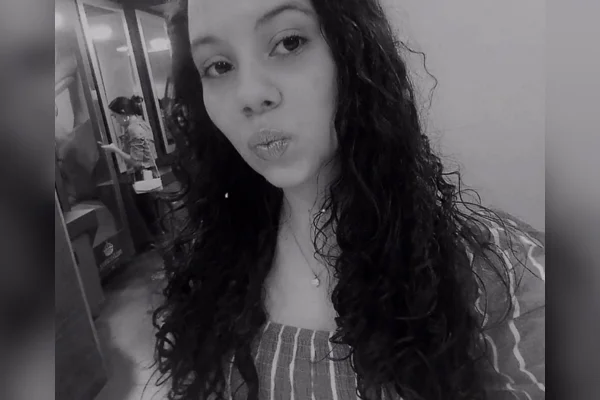 Jovem de 18 anos é encontrada morta após sair para tomar sorvete