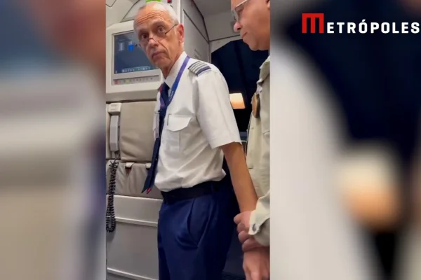 O piloto Sérgio Antônio Lopes, da Latam, preso em SP - Metrópoles