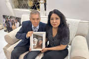 Os pais do estudante, Júlio César Navarro e Silvia Monica Cardenas, prometem ir às últimas consequências por Justiça
