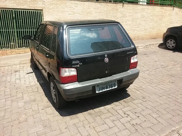 Carro com R$ 24 mil em multas é apreendido em Águas Claras