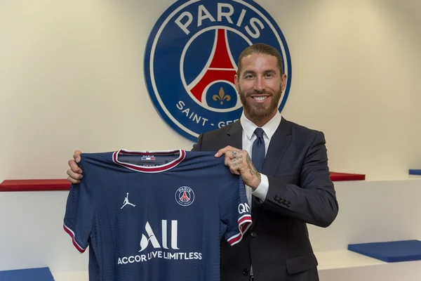 Sergio Ramos é relacionado e fará estreia pelo PSG na Champions