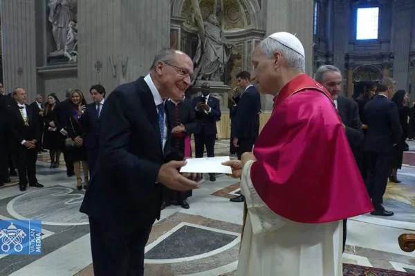 Alckmin com Leão XIV no Vaticano - Metrópoles