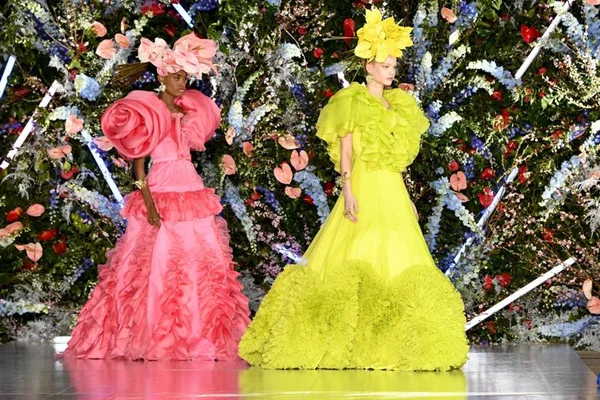 Rodarte se inspira em musicais de Hollywood no outono/inverno 2019
