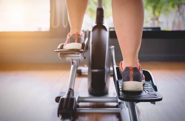 Exercício aeróbico ativa metabolismo e melhora pacientes com Parkinson