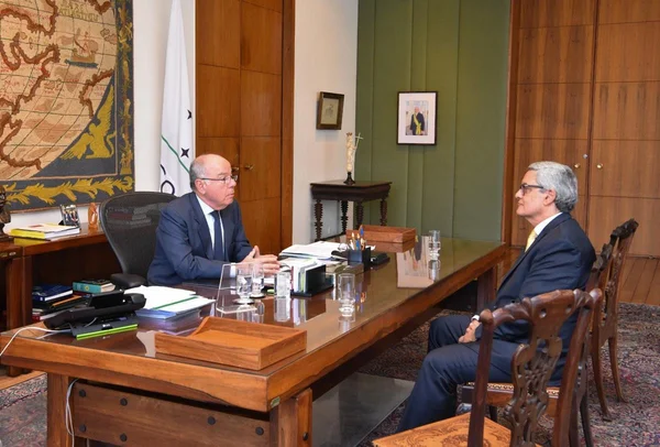 Mauro Vieira e o embaixador Breno Dias da Costa