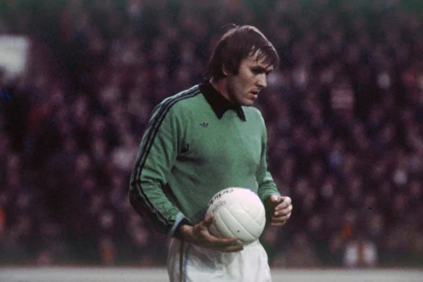 Morre Jimmy Rimmer, campeão europeu com o United, aos 78 anos