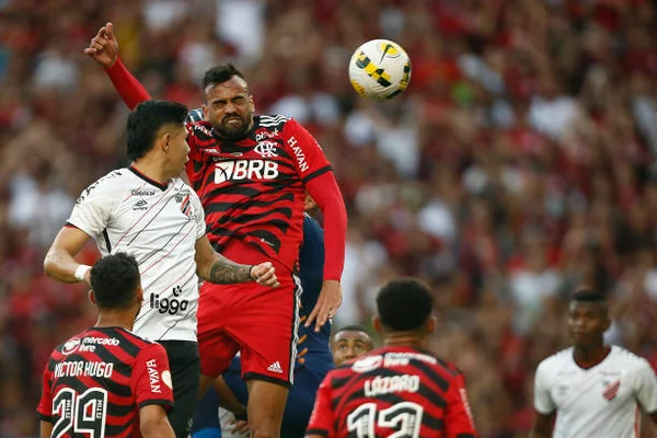 Em tom de despedida, SBT prepara-se para a final da Libertadores