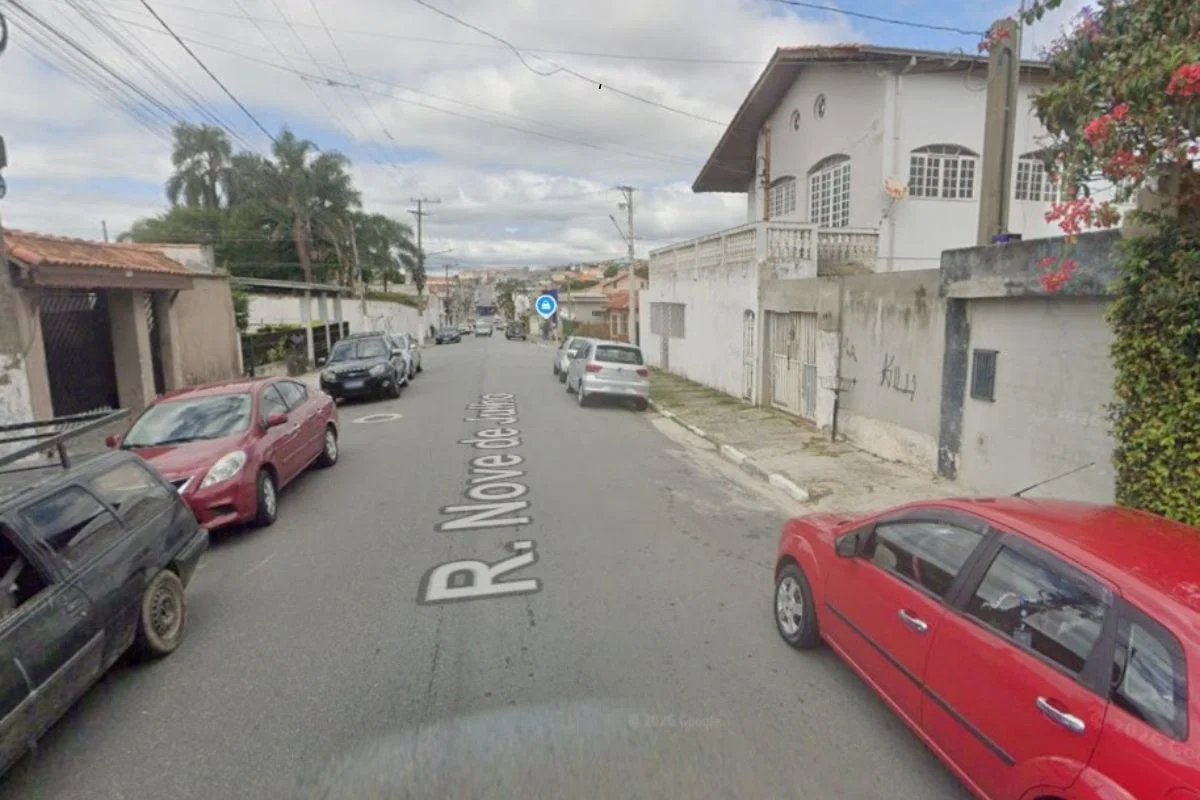 Região: Kombi com 3 crianças é alvo de ataque a tiros; pai é morto e mãe, baleada