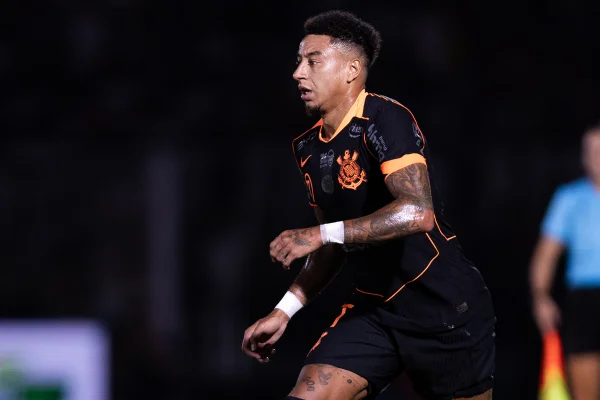 Corinthians informa que Jesse Lingard será desfalque contra o Grêmio