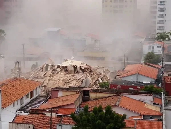 Bombeiros confirmam sétima vítima de desabamento em Fortaleza