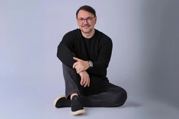 “Cuidar de si não é egoísmo, é necessidade” afirma Rossandro Klinjey
