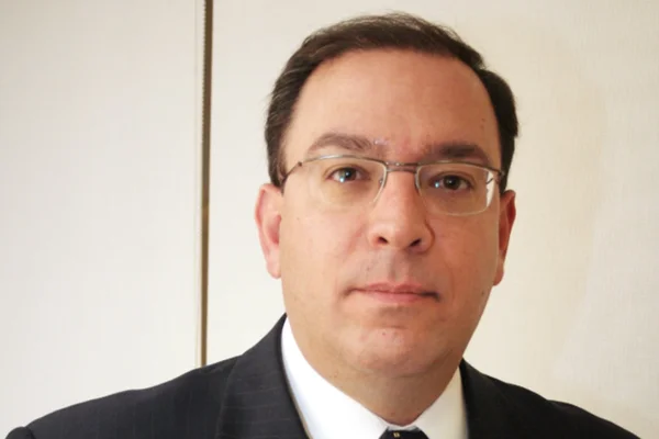 Presidente da Abimaq critica plena abertura comercial brasileira