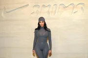 Kim Kardashian no evento de lançamento NikeSKIMS Kim Kardashian no evento de lançamento NikeSKIMS
