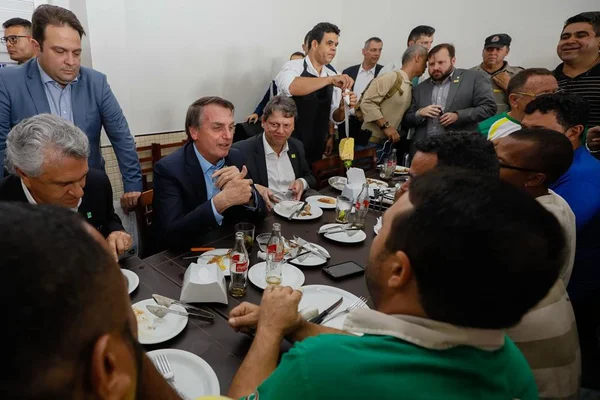 Bolsonaro a caminhoneiros: “Estou comendo o pão que o diabo amassou”