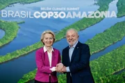 Presidente da Comissão Europeia, Ursula von der Leyen, e presidente Luiz Inácio Lula da Silva na COP 30 
