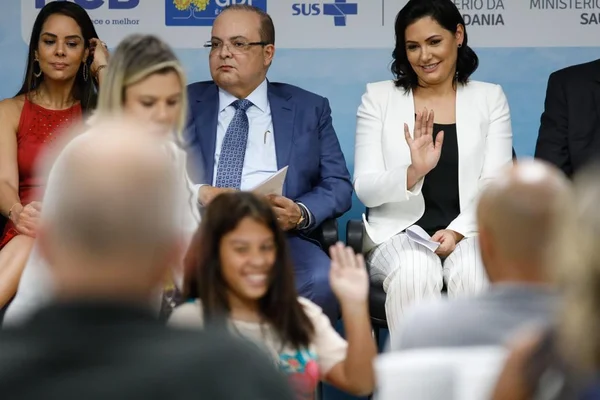 Michelle Bolsonaro participa de entrega de cadeiras de rodas no DF