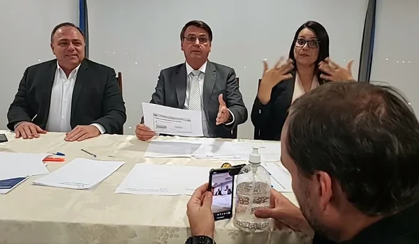Após embate com o Banco do Brasil, Bolsonaro faz live de 5ª feira