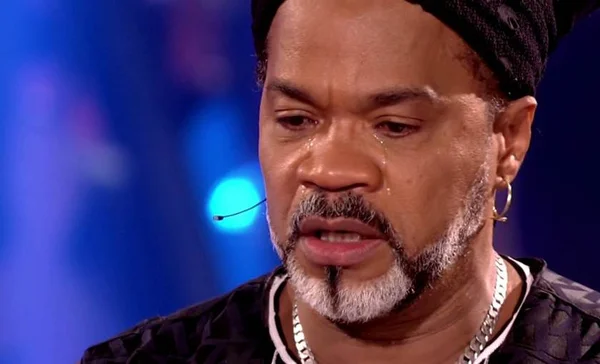 Primeiro episódio do The Voice Kids emociona jurados e público