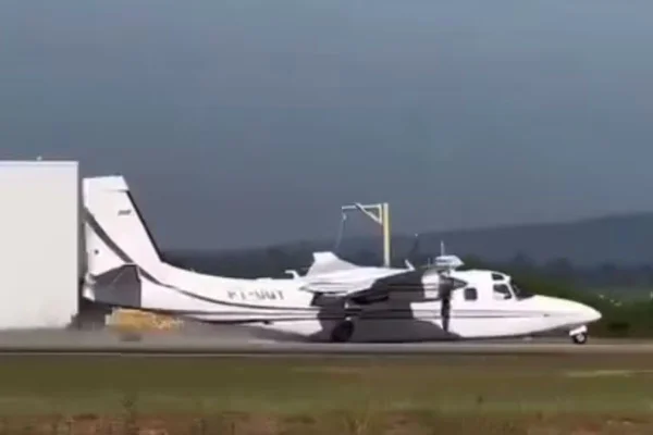 Aeronave realizou pouso de barriga no Aeroporto de Sorocaba. Ninguém ficou ferido e não houve pousos e decolagens afetados após o ocorrido - Metrópoles