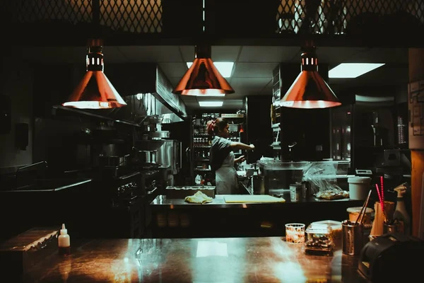 Aumento do delivery no Brasil abre alas para “cozinhas-fantasma”