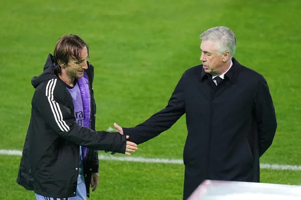 Luka Modric e Carlo Ancelotti - Metrópoles