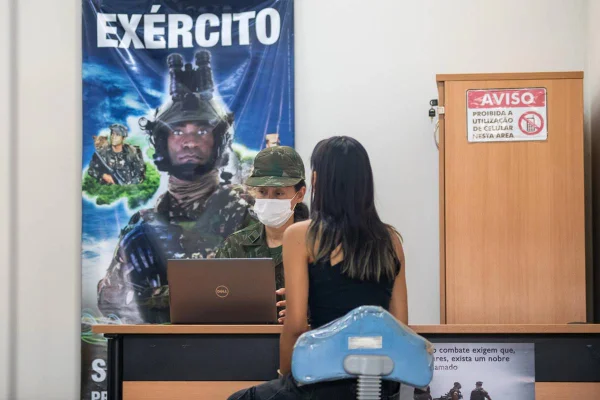 As Forças Armadas iniciam, nesta quarta-feira (2), a seleção geral para o serviço militar voluntário de mulheres que se alistaram para servir na Marinha, Exército e Aeronáutica